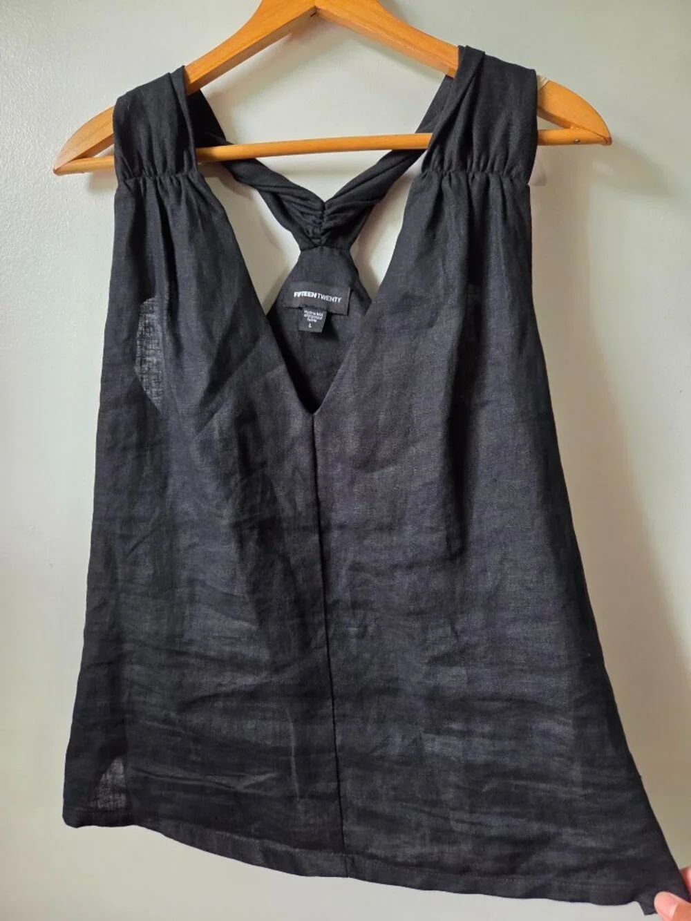 EUC LIKE NEW FIFTEEN TWENTY 100% LINEN BLACK DEEP V NECK RACERBACK TANK TOP SZ L